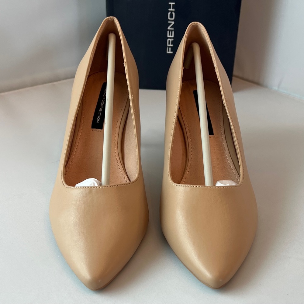 French Connection Beige Pointed-Toe Kate Pumps. Size 9 NIB